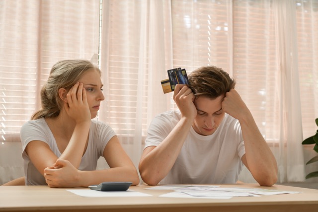 A married couple with financial problems, working through it together