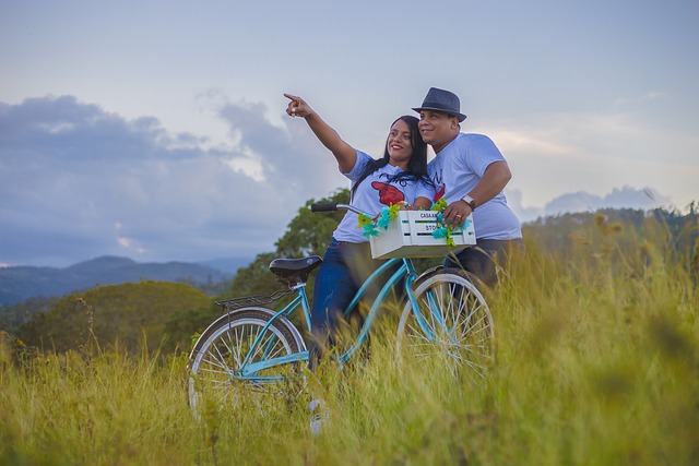 How To Improve Communication In Marriage-two happy couple picture 